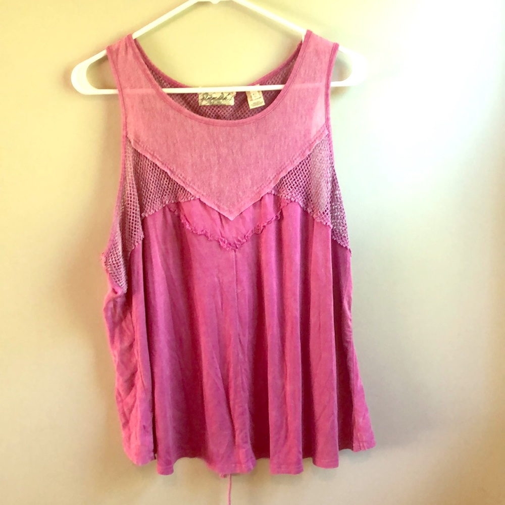 Gimmicks tank top size XL worn once!